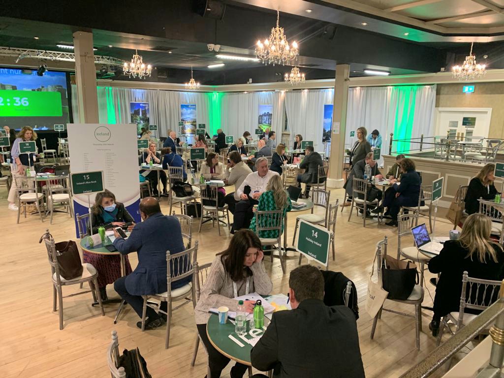 MeithealIreland's tweet image. Chatting and planning with old friends and new at #Meitheal2022 💚