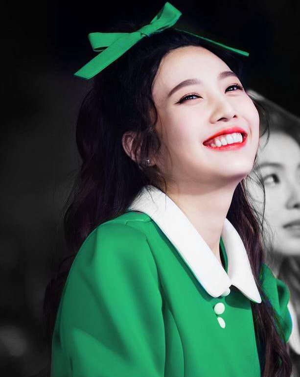 picsnaoirei's tweet photo. 𝙃𝙖𝙥𝙥𝙮 𝘼𝙥𝙧𝙞𝙡 𝙁𝙤𝙤𝙡’𝙨 𝘿𝙖𝙮💚

#조이 #레드벨벳 #JOY #RedVelvet https://t.co/SyNWaUmvkZ