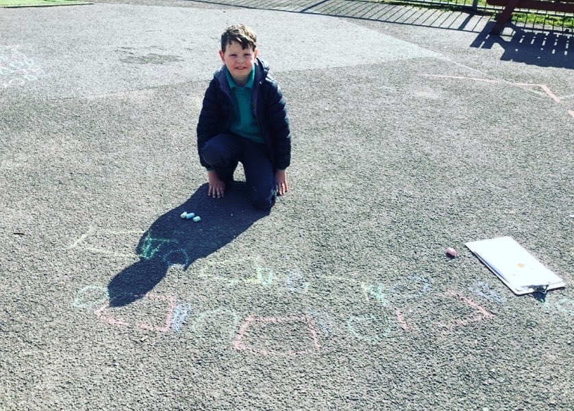 Springwood_Prm's tweet photo. We’ve taken maths outdoors and been exploring repeated patterns with the chalk in the sunshine
#springyear2 #springoutdoors #springmathsandnumeracy #WalesOutdoorLearningWeek @craigarmiger @OutdoorCoachUK https://t.co/qWwvJQ3fVi