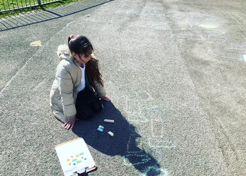 Springwood_Prm's tweet photo. We’ve taken maths outdoors and been exploring repeated patterns with the chalk in the sunshine
#springyear2 #springoutdoors #springmathsandnumeracy #WalesOutdoorLearningWeek @craigarmiger @OutdoorCoachUK https://t.co/qWwvJQ3fVi