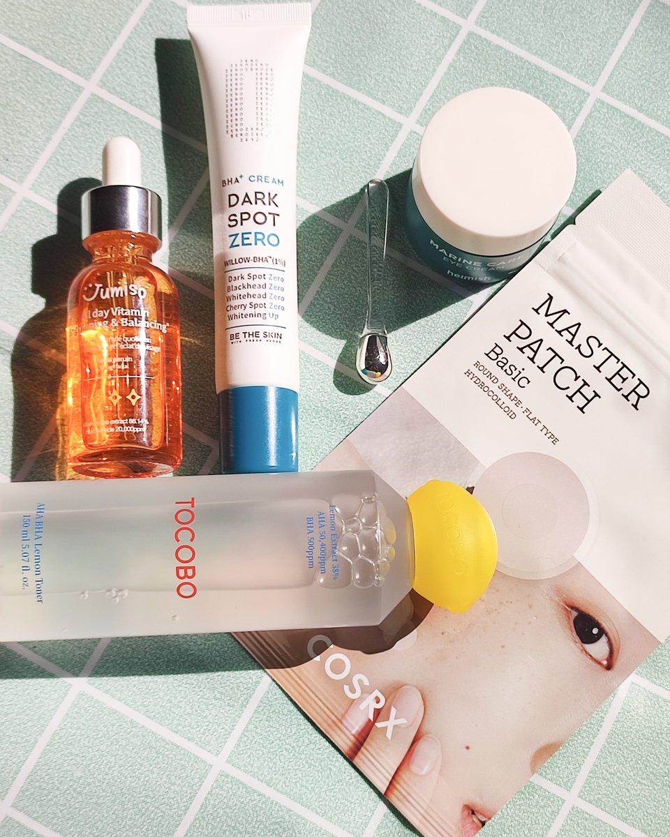 vosmeyu's tweet photo. [review]

Paket dari @stylekoreanblog 🫶🏻
Produk-produknya fokus untuk jerawat dan mencerahkan 🤩

#TryMeTweetMe #racuninskincare https://t.co/sh6M4udTrf