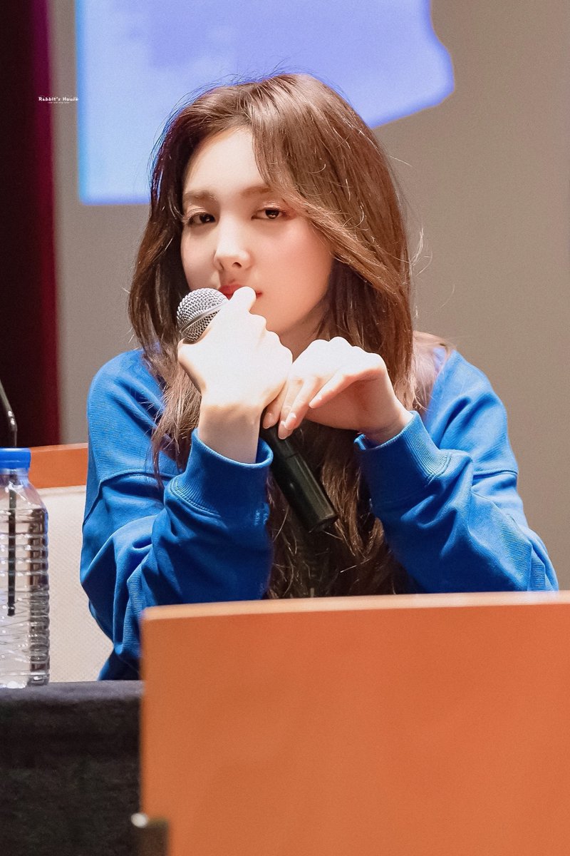 행복하자💙
#나연 #NAYEON #트와이스 #TWICE