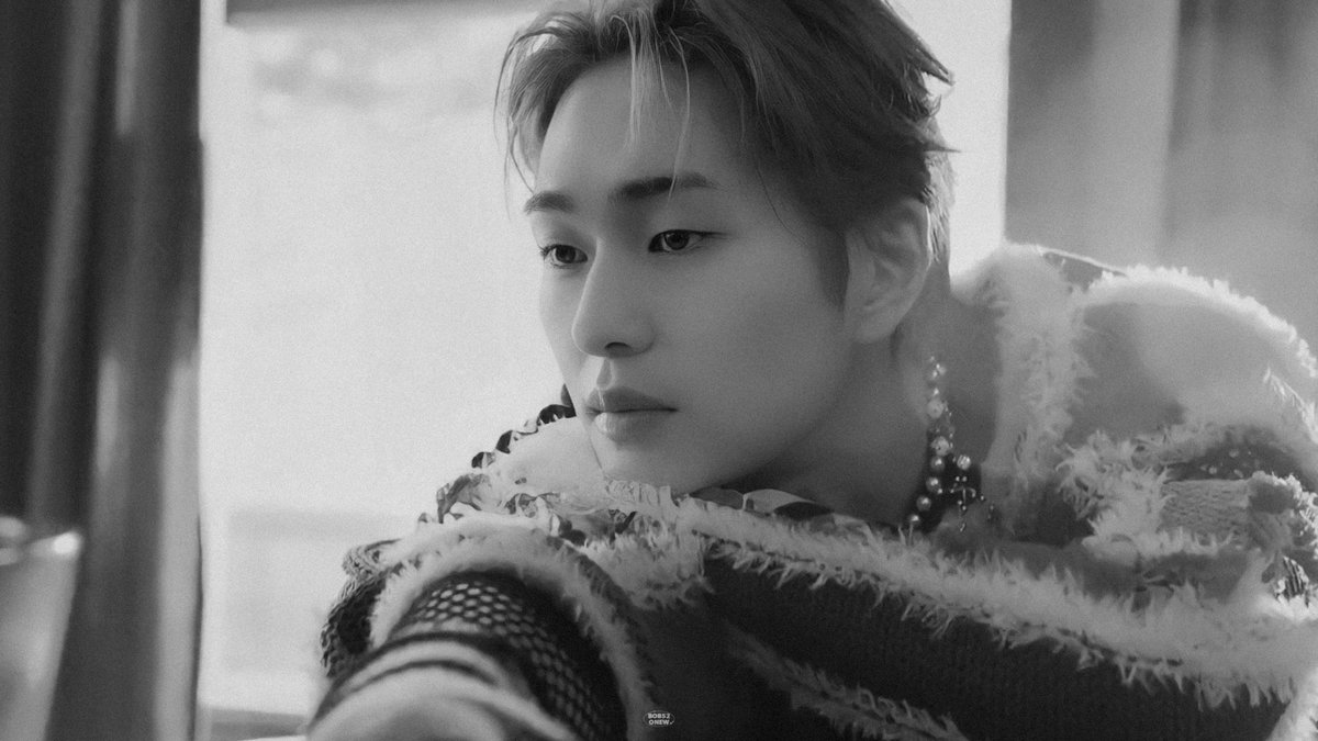 BOB52ONEW's tweet photo. ✨220401 ONEW The 2nd Mini Album 'DICE' 
#1 Highlight Clip 여우비 (Yeowoobi)

어쩜 ���렇게 늘 새롭게 잘생겼을까 .. 참내

https://t.co/Ql2Ub81jeA
#SHINee #샤이니 #온유 #ONEW #이진기 #オニュ #DICE https://t.co/fWG08iBj1u