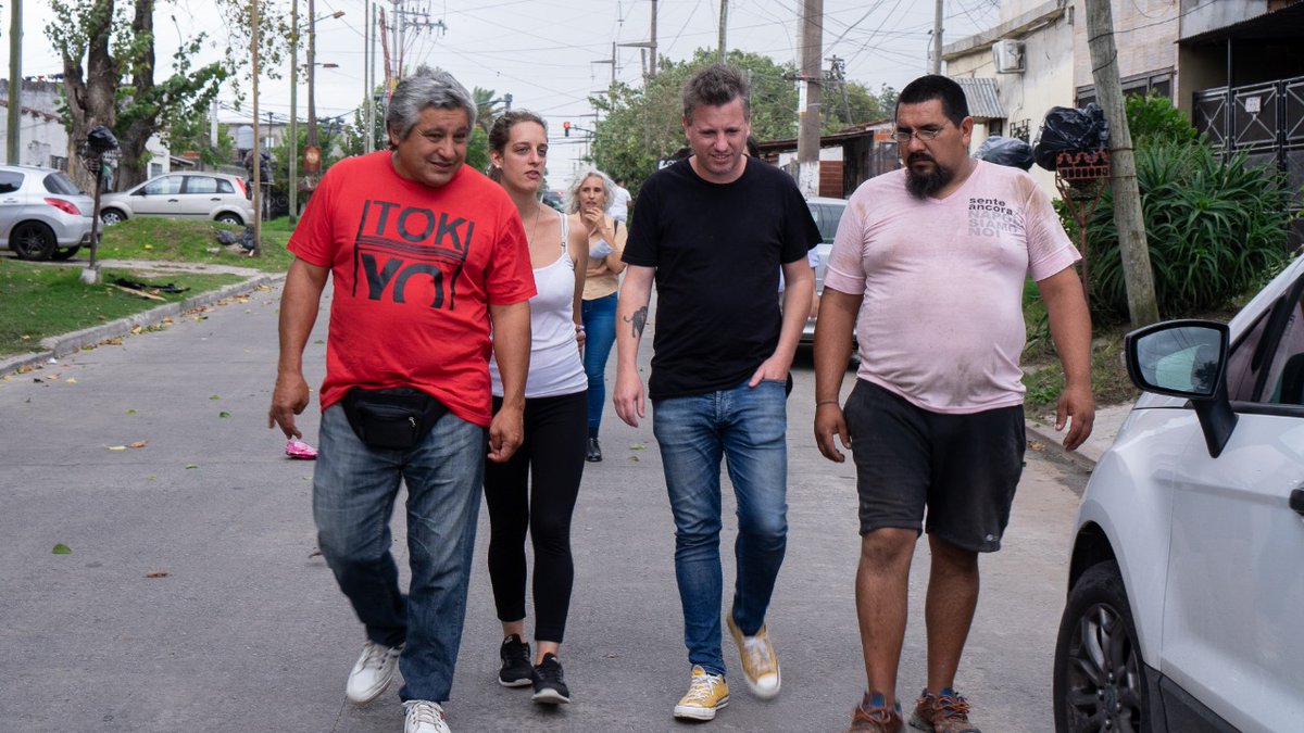 MUPArgentina's tweet photo. Nuestro Sec. Gral. @MartelliFede se reunió con dirigentes de la Tercera en #Quilmes. Con Sergio Rodríguez del @mupquilmes y @andrea_cendra visitaron la cooperativa de reciclaje #Amiplast y un comedor en el Barrio Los Eucaliptos: https://t.co/9yHRNYeyR2
#MUPPresente #MUPConTodos https://t.co/YwDeVrhETV
