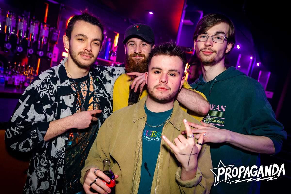 Last chance to secure your tickets to tonight's Avril Lavigne party <a href="/MooMooClubrooms/">MooMoo Clubrooms</a>!🤘 Party across 3 floors to the Queen of punk with drinks from just £1.50! Grab yours now!⚡👉👉 bit.ly/AvrilPartyChelt