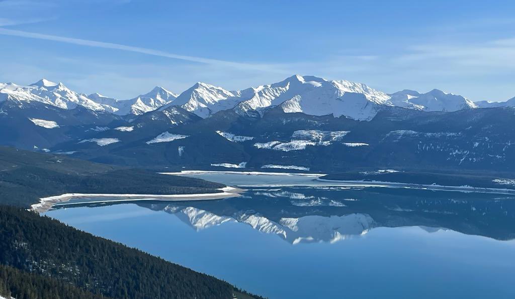 gingajana's tweet photo. Good morning from this little slice of heaven.

#canada https://t.co/cOOu3rn6QR