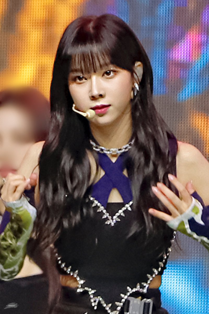 SIMENT_ITZY's tweet photo. 211114 월드케이팝 HQ 윈터

#에스파 #aespa #윈터 #WINTER 
#AprilFoolsDay https://t.co/WrDa0EITTa