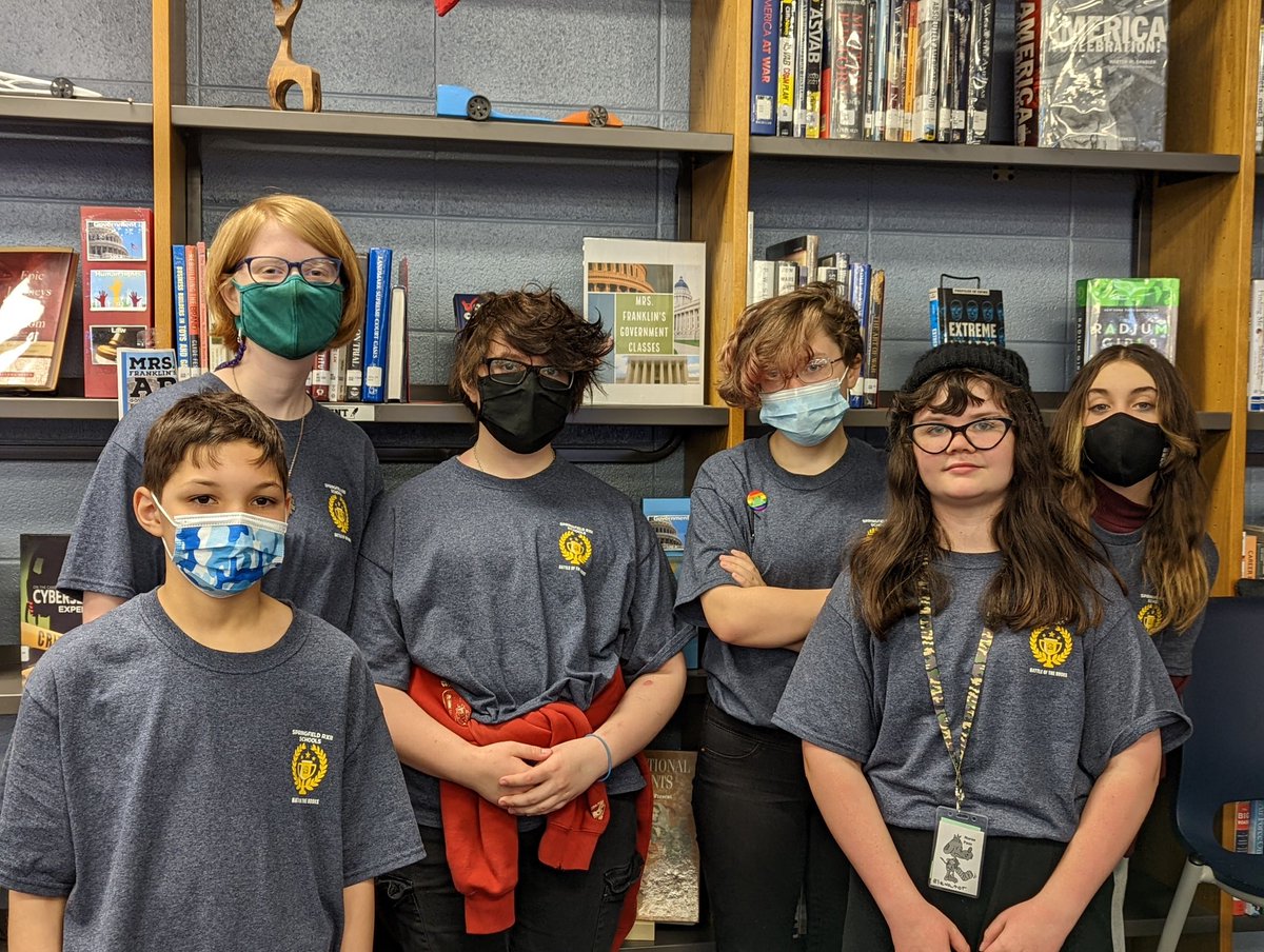 librarylover3's tweet image. Our @CarverMSCougars are ready for #spsbob! #spslib