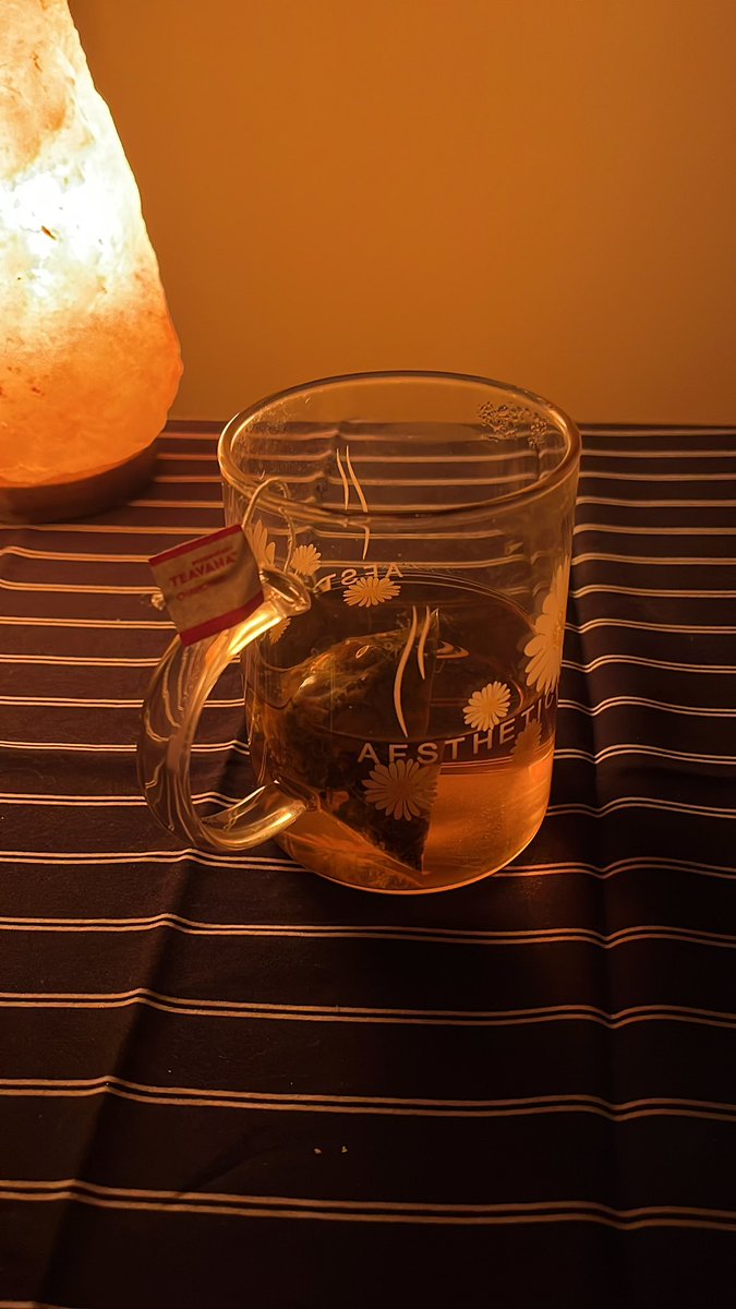 ester_mel's tweet image. Pagi peppermint       Malam chamomile