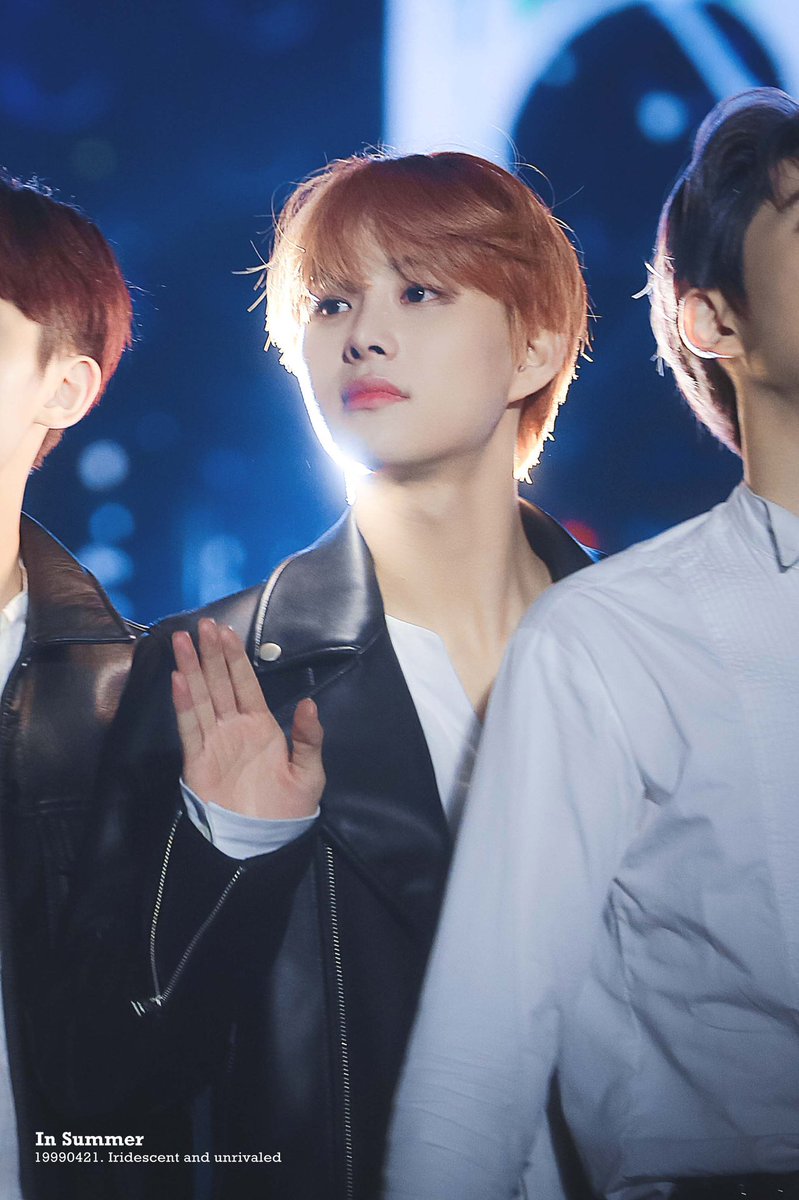 InSummer_421's tweet photo. 💙🍊
#정우 #JUNGWOO #NCT127 https://t.co/8nXiF7HA2x