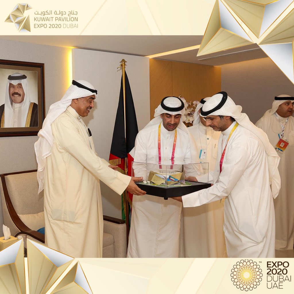 KuwaitExpo2020's tweet photo. سمو رئيس #مجلس_الوزراء #الكويتي الشيخ صباح خالد الحمد الصباح يزور #جناح_الكويت في #اكسبو_٢٠٢٠_دبي، ورافق سموه خلال الزيارة وزير الخارجية الشيخ الدكتور أحمد ناصر المحمد الصباح والوفد المرافق لسمو رئيس مجلس الوزراء. https://t.co/79iHGKvUYK