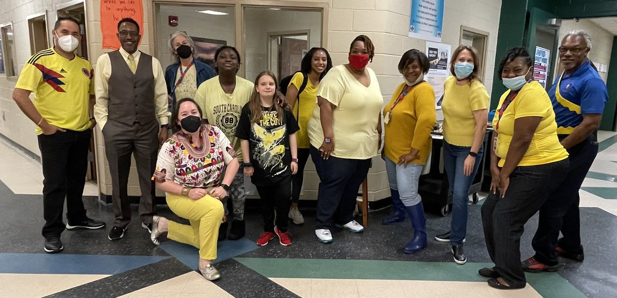 SeeTheAble1's tweet photo. And it was all #Yellow!!! ๐ฎ๐๐๐ฅ๐ผ๐คโ๏ธโญ๏ธ@CraytonMiddle ๐@MrDanielStetson ๐@MrSeanSamon @CathleenLacey ๐@KINGSmitty ๐ #SCUnified ๐ค#R1Unified ๐#BestOfCMS โ๏ธ https://t.co/zSWTwKvo08