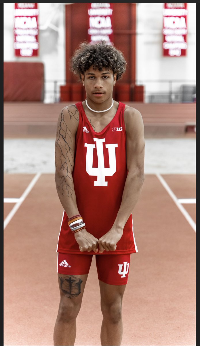 Gchamp2303's tweet photo. Official #1. Thank you @coacherb and the rest of the athletes and coaches at Indiana for bringing me out. #gohoosiers 🔴⚪️ https://t.co/s5MlZrM5cj