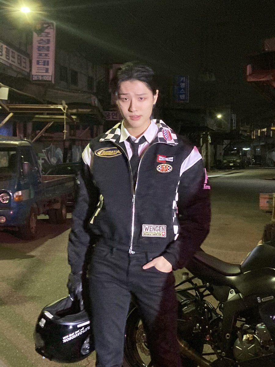 조우즈 tweet media