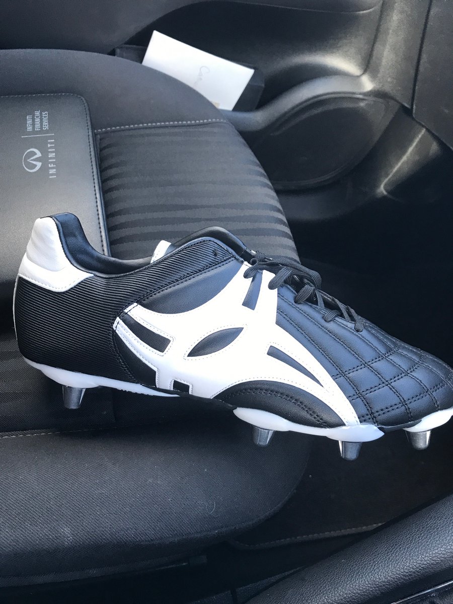 GarethKerr14's tweet photo. New boots bought. Not hanging them up just yet. Age is just a number #rugby #irfu #41andcounting 😂 https://t.co/ZZZTjLxwVR
