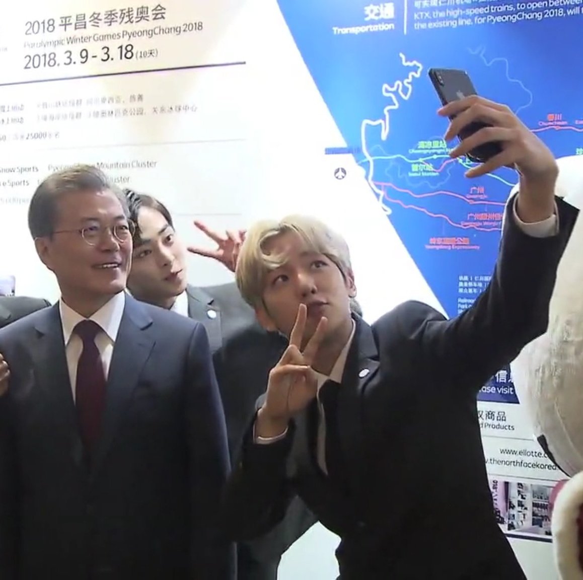 상남자특
대통령이랑 셀카 찍을때도 입술내밀면서 애교부림