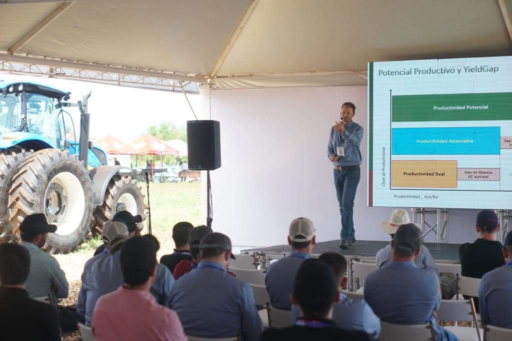 efieldcrops's tweet photo. 🇵🇾🇵🇾 Potencial e lacunas de produtividade de soja sendo apresentadas para o Produtor no Paraguai 🇵🇾🇵🇾

✅✅ Parabenizamos a Agrotec pelo pioneirismo e pelo foco em sustentabilidade e lucratividade do produtor 🚀🚀

#sustentabilidade #fieldcrops #gyga #agrotec #soja #paraguai https://t.co/SDYoFasDyr