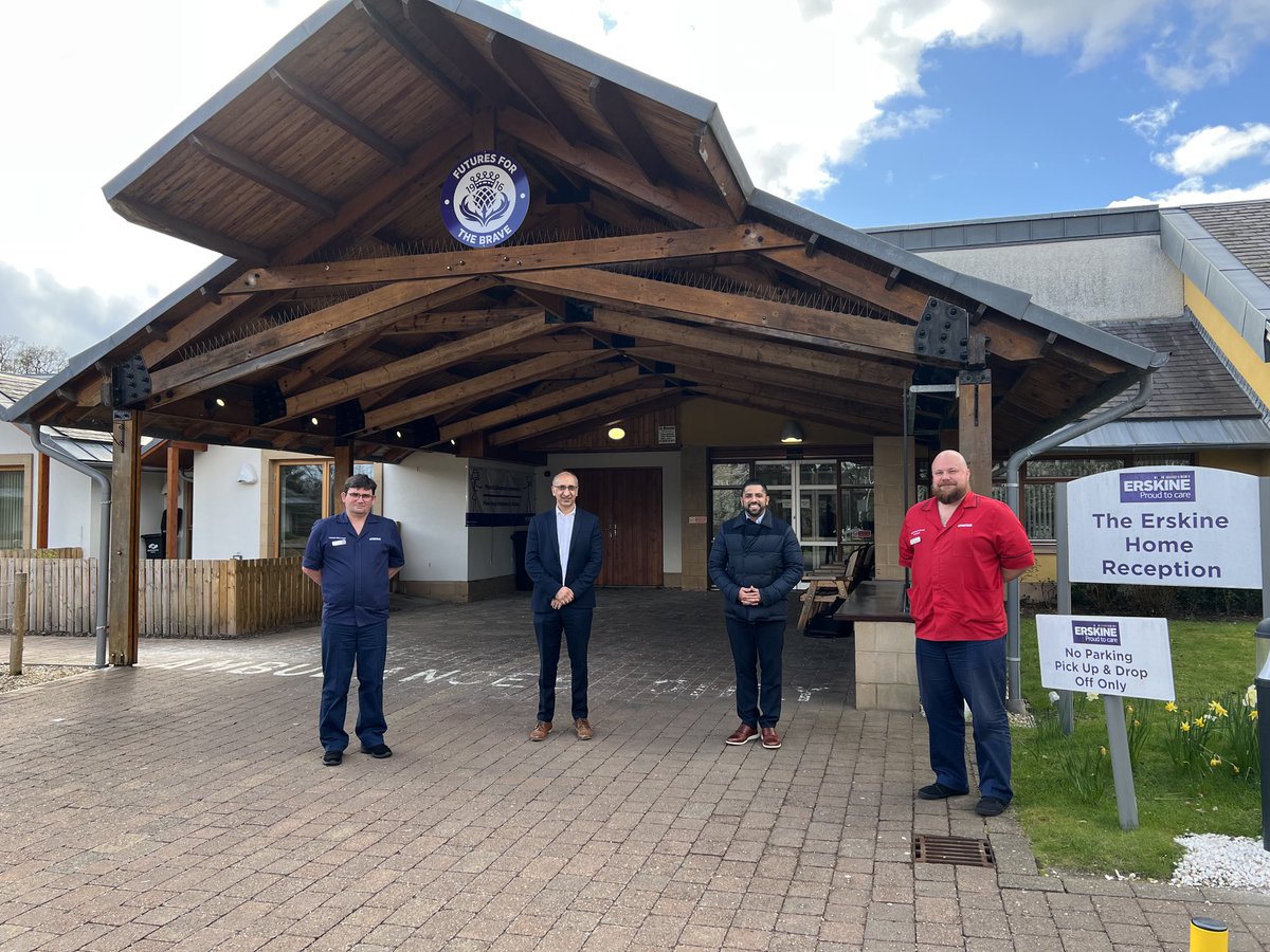 Pollybird1's tweet photo. A great visit by @PainChek #Tan #Harj Meeting staff, hearing their thoughts assessing, analysing, treating and evaluating residents pain/management @ErskineCharity @ErskineP2C @duncanuaz @lel13560 @nsepayne @dtbarron https://t.co/slVGGah20C