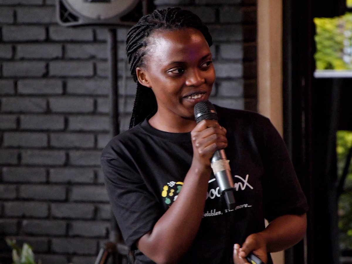 ImpactHubKigali's tweet photo. FoodlinX is sharing their journey at the #laboftomorrow DemoDay. Their Foodlinx stores in urban areas connect smallholder farmers to markets in the city while promoting healthy eating habits among urban consumers. https://t.co/DtqzZRGryb
