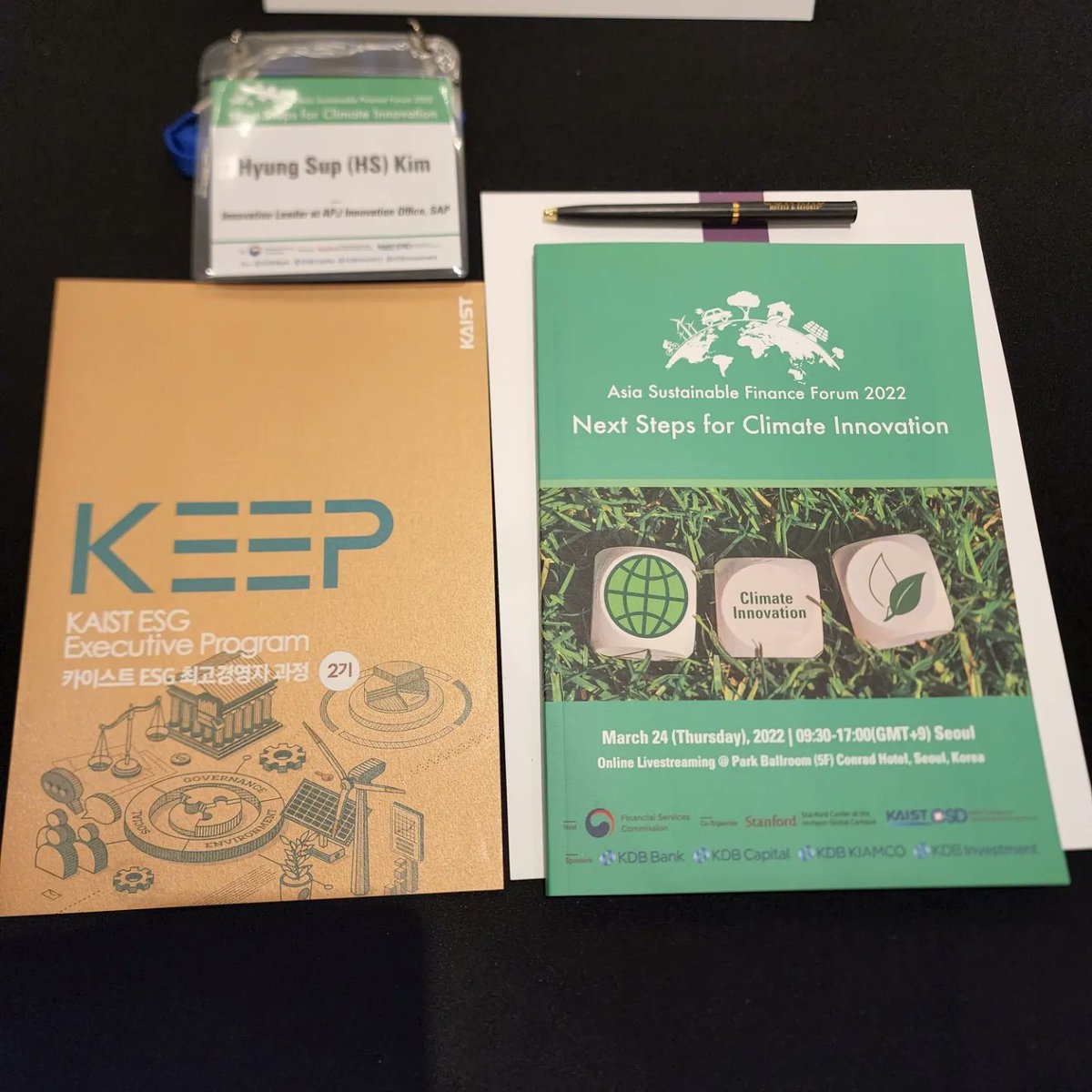 Attended "#Asia #Sustainable #Finance #Forum 2022" in-person in #Korea.

Speakers/panels about #Sustainability &amp; #ESG. 

Prof. Soh Kim, (Managing Director of #Stanford Center, Dr.
Soh Young In (Financial Innovation Lead at Stanford), 

Jiyong Eom   (Director of #KAIST #CSD, more