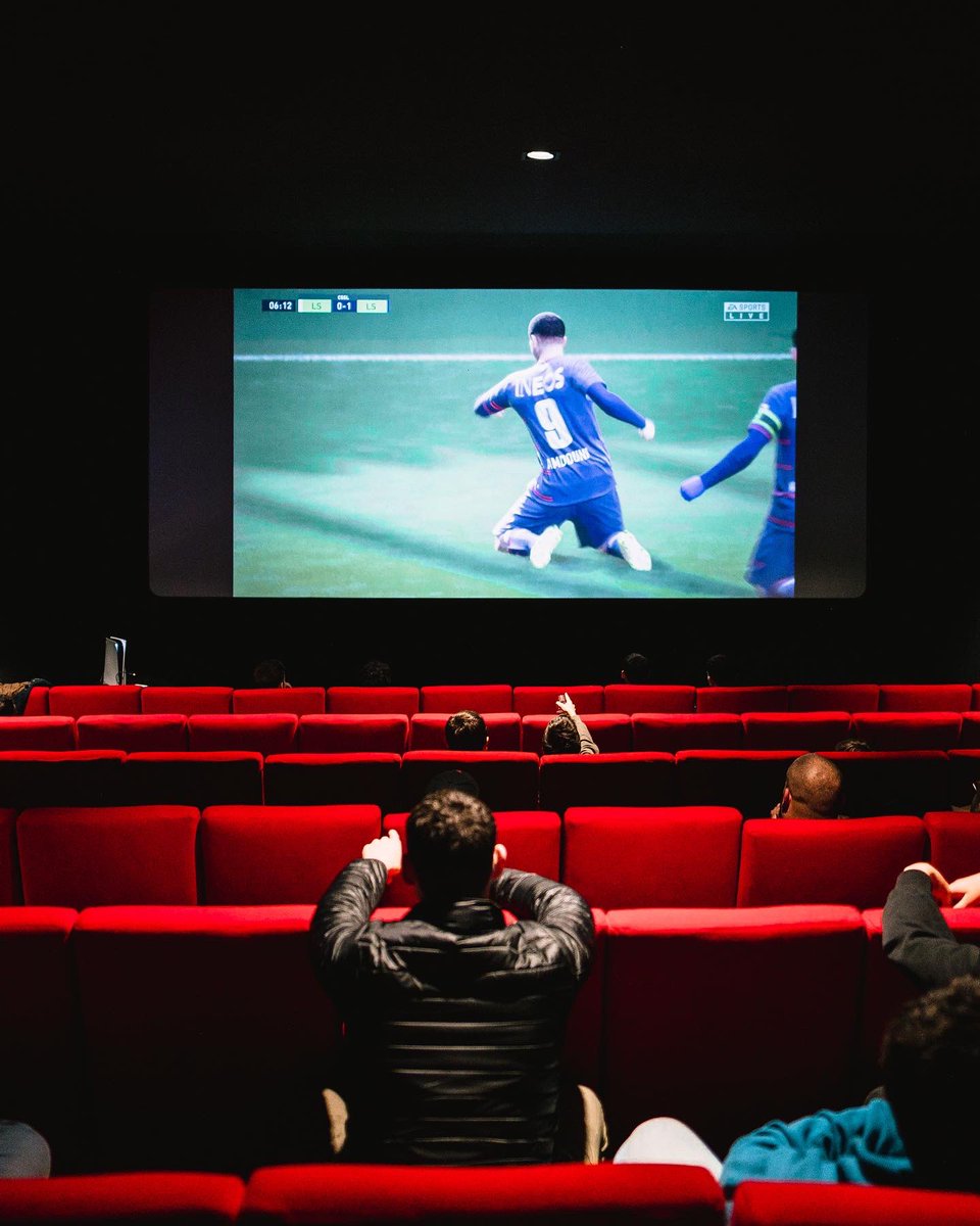 lausanne_sport's tweet image. Ce mercredi, @AmdouniZeki et Hicham Mahou ont affronté deux joueurs servettiens pour un derby lémanique avant l’heure, sur FIFA 22, avec le soutien de plusieurs fans lausannois 🎮

Infos &amp;amp; billetterie pour le derby de dimanche 👉 bit.ly/3KcyZEF

#AllezLausanne #LSSFC