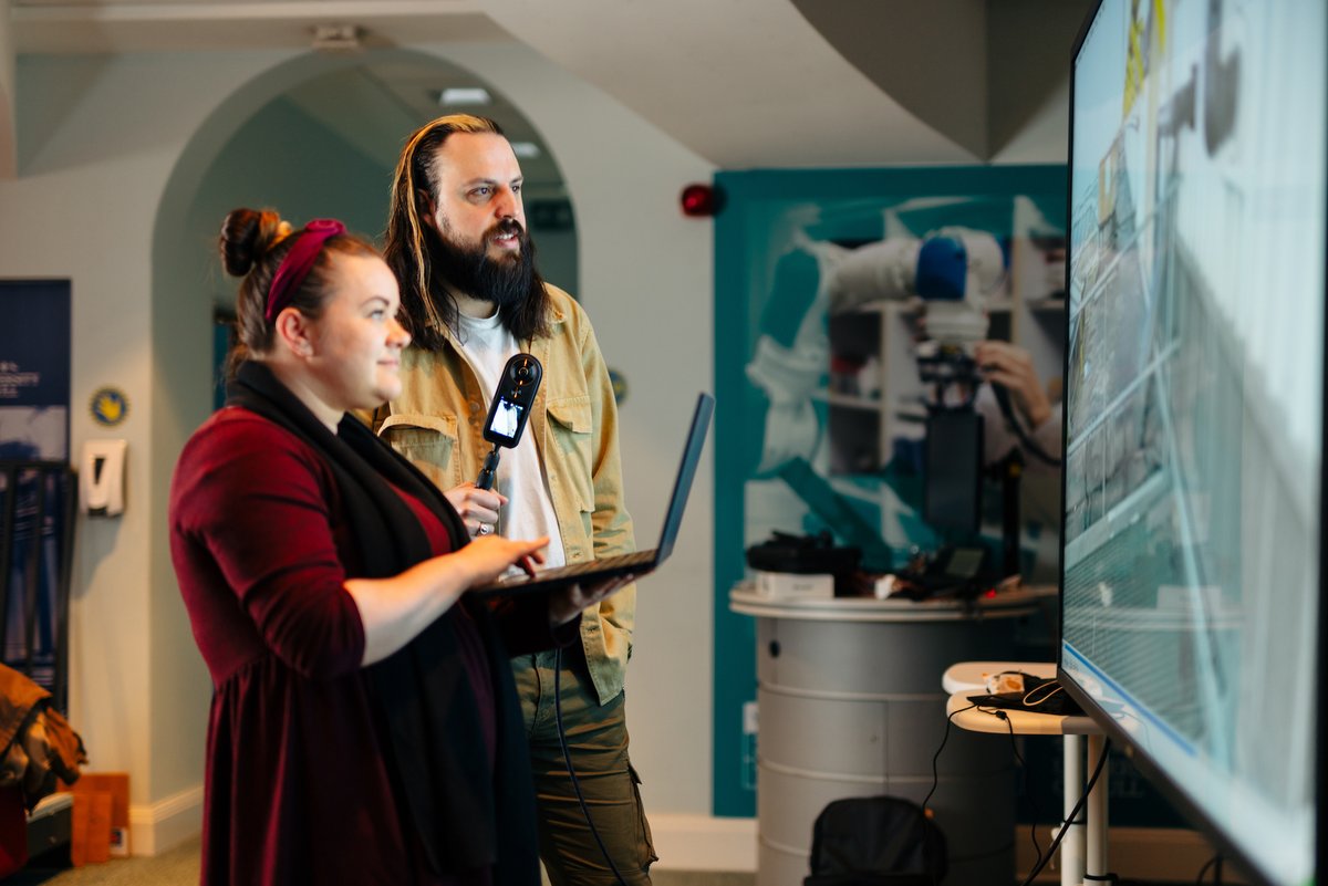 UniOfHull's tweet photo. We've loved hosting fellow partners of the Yorkshire and Humber Institute of Technology on campus today to introduce them to our 360 video technology.

We're proud to be working together to support the development of a highly skilled workforce for the region. 👍 https://t.co/Ol1al5yPXl