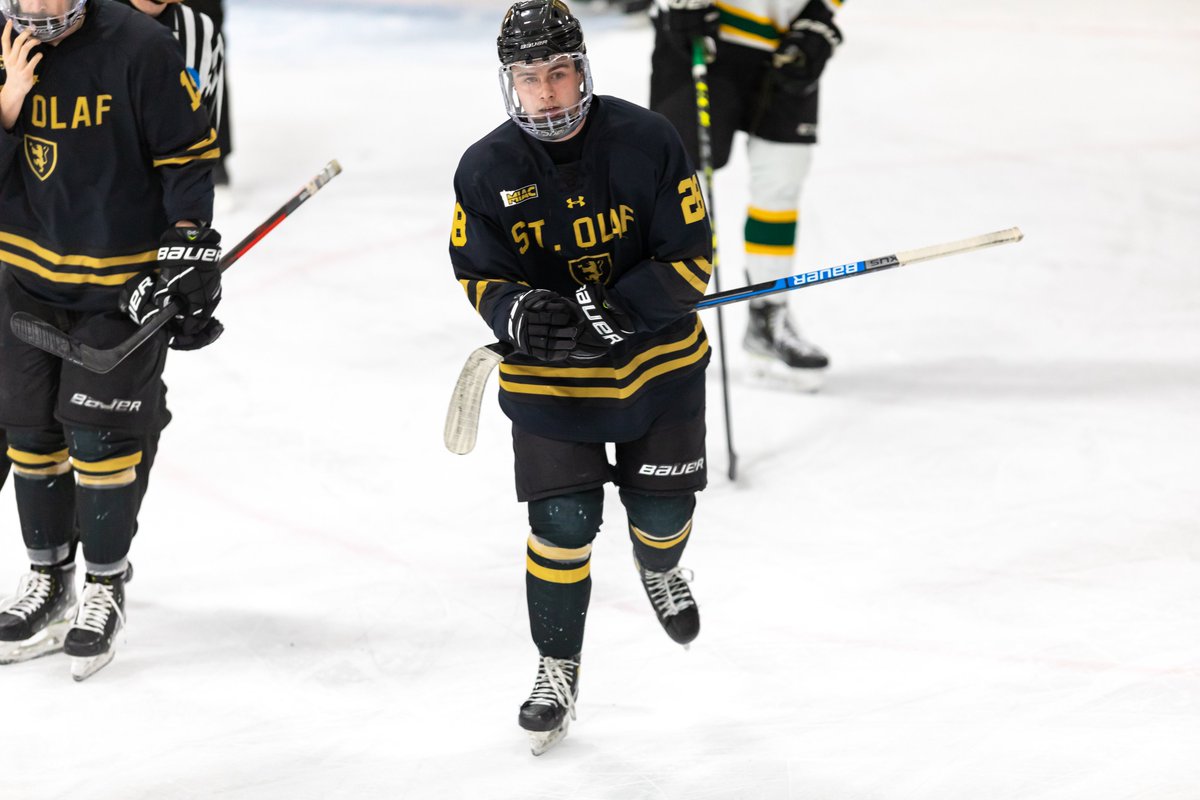 First year forward Tyler Cooper of <a href="/StOlafMHockey/">St. Olaf Men's Hockey</a> was one of seven student-athletes from across the country named to the <a href="/USCHO/">USCHO.com</a> Division III Men's All-Rookie Team yesterday!

RELEASE: athletics.stolaf.edu/news/2022/3/30…

#OlePride | #UmYahYah | #d3hky
