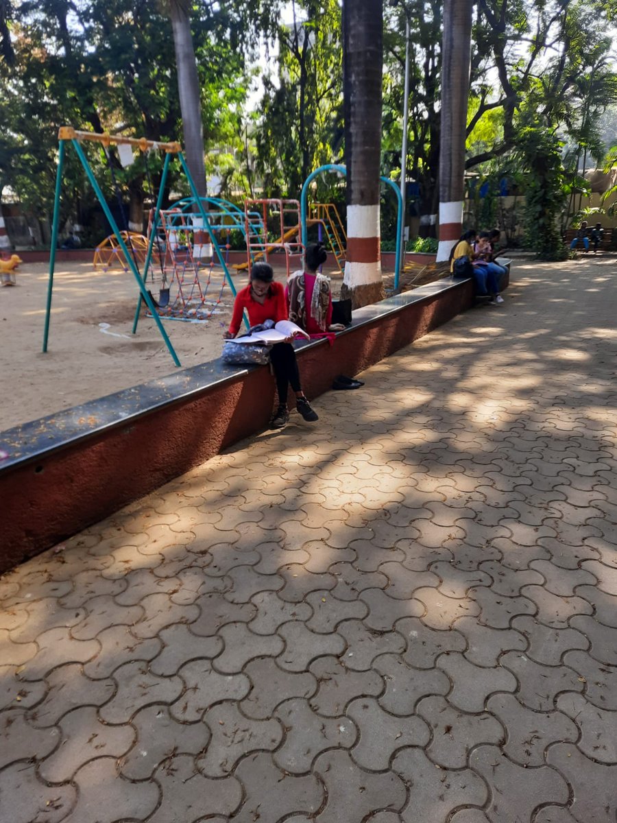Books for reading to be available in BMC Gardens and Parks now!

Free libraries to be set up in 24 parks in each of the 24 wards of Mumbai

It is an initiative under CSR to encourage children, otherwise engaged in gadgets, to pick up the habit of reading.
(1/3)