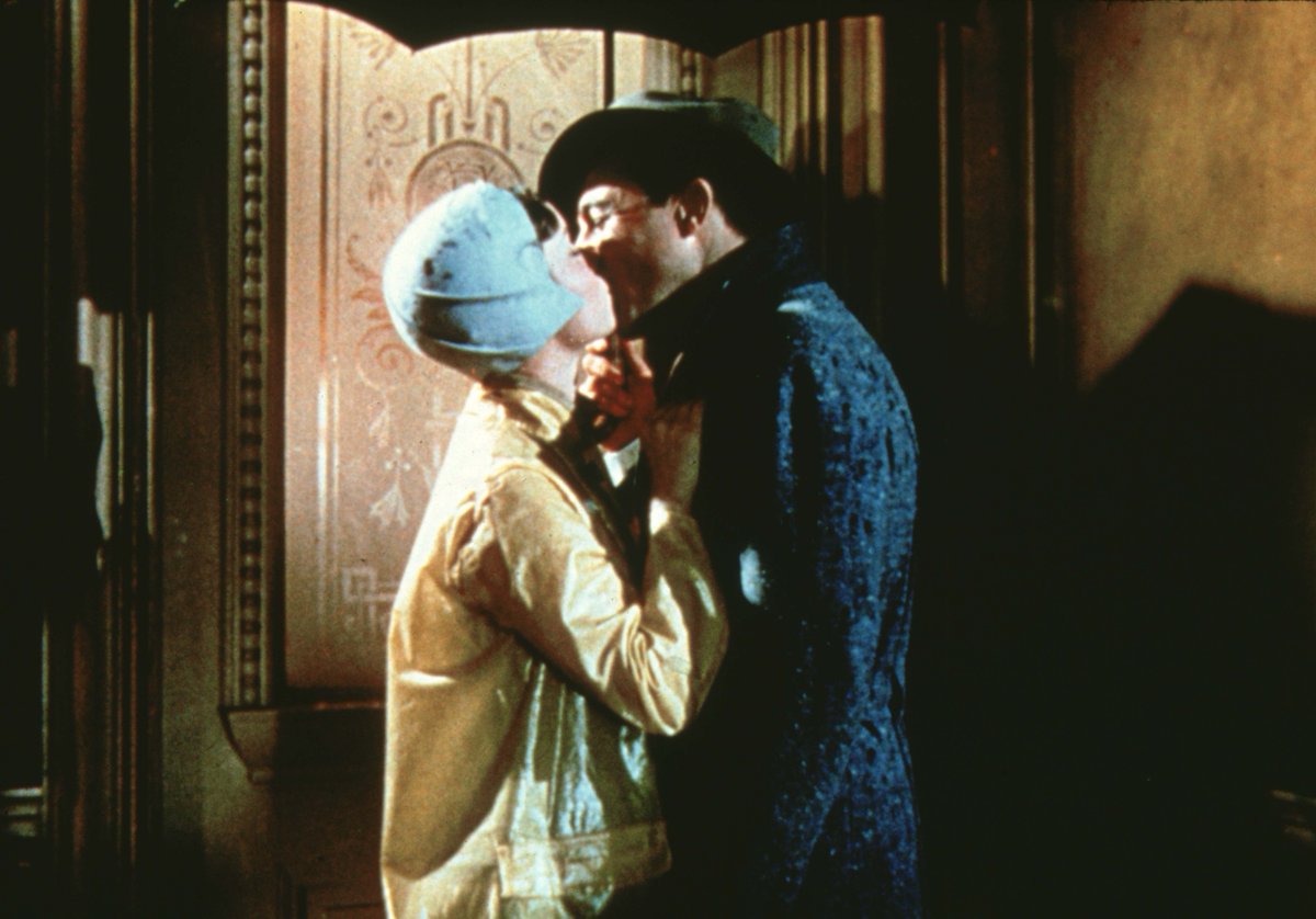 FathomEnt's tweet photo. Talk about #CoupleGoals 😍

RT if you wanna be like Don and Kathy and check out Singin' in the Rain 70th anniversary special - only in select theaters nationwide April 10th &amp; 13th! #TCMBigScreenClassics https://t.co/Sf1uKFxzBt https://t.co/rosHqFHCgg