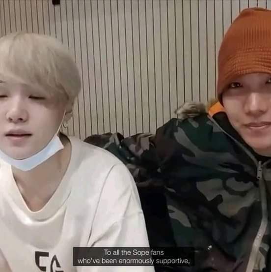 raplinehr's tweet photo. 3 years since sope broke up and joon came to congratulate them 😭 https://t.co/OSTy5M0EC6