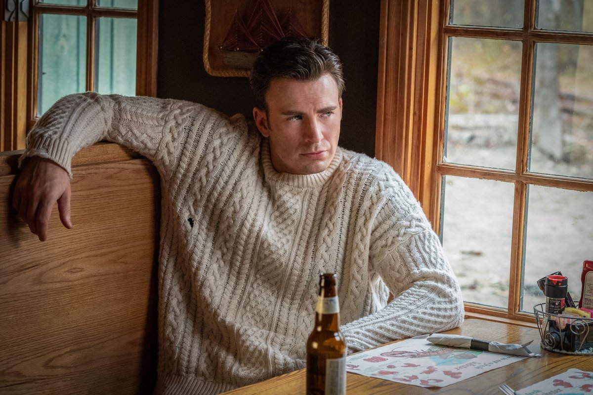 ChamathWarriors's tweet photo. If you invested $10,000 in SPACs one year ago.....hey do you think I'd look good in this cable-knit sweater? https://t.co/W1XO1aJwsC