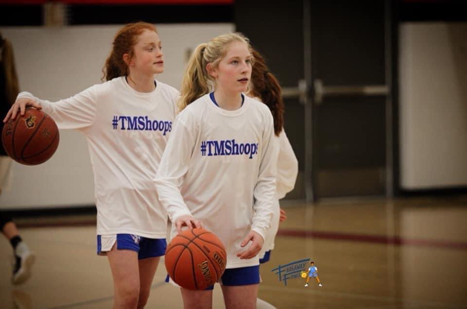 TMS_GirlsBB's tweet photo. So Proud of these alums being selected Class AAAA All-State!!
@_lalawoods (2nd Team)
@nnatalieee_21 (Honorable Mention)
📸:@FadeawayFit @MetroNewsPrep 
#TMShoops🏀⛹🏼‍♀️⚡️💨 https://t.co/d5IoiNxwWd