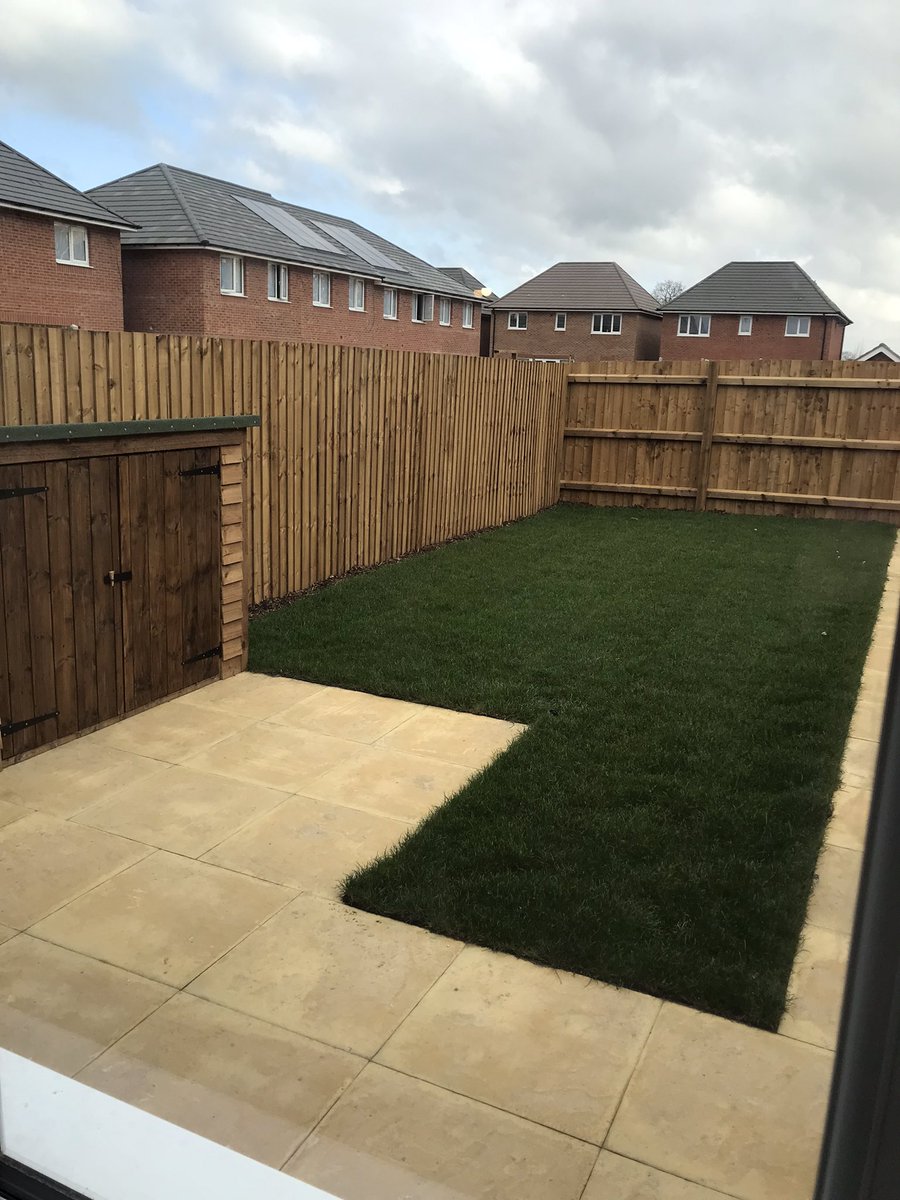 AbbieShaw_SW's tweet photo. Another day, another set of handovers! We took handover of four properties from @Redrow at Poets Grange, Meon Vale today. These high quality properties have some great features and will make fantastic homes. Thank you to everyone involved. 
@StonewaterUK https://t.co/XVxrAGn7JQ