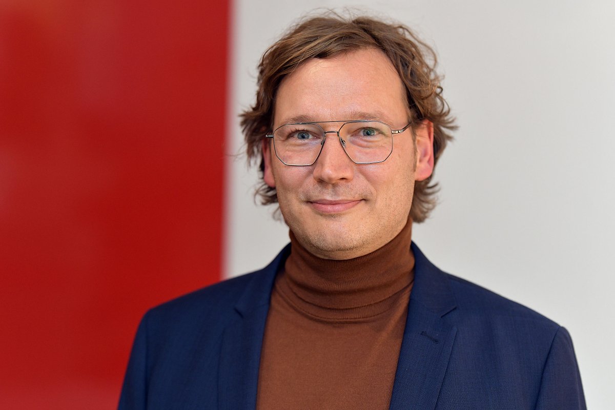 ANK_HB's tweet photo. Die Vollversammlung der #Arbeitnehmerkammer hat soeben Peer Rosenthal zum zukünftigen Hauptgeschäftsführer gewählt. https://t.co/weqm8NCOi0