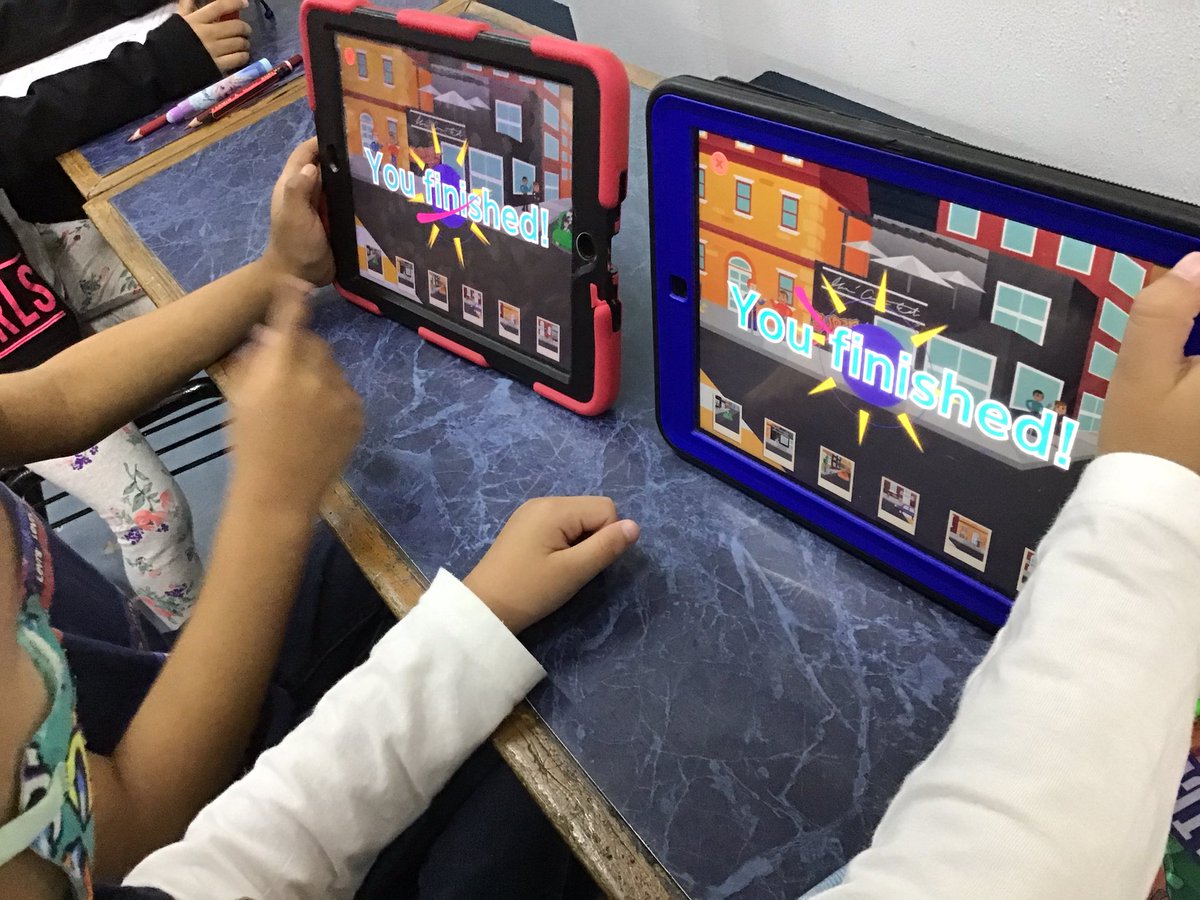 CSACoaMissMafer's tweet photo. First grade students use Augmented Reality to learn about The Rules in their Community 🏙 👍🏼.
Rules and fun! 👩🏽‍🏫
Put the trash in the can 🚯🚮
Use the seatbelt when driving 🚗.
@AppleEDU @ColegioSnAngel_ 
#ADSinProcess #ColegioSnAngel #Knotion #CSACoatzacoalcos https://t.co/NkwZ5gvifk