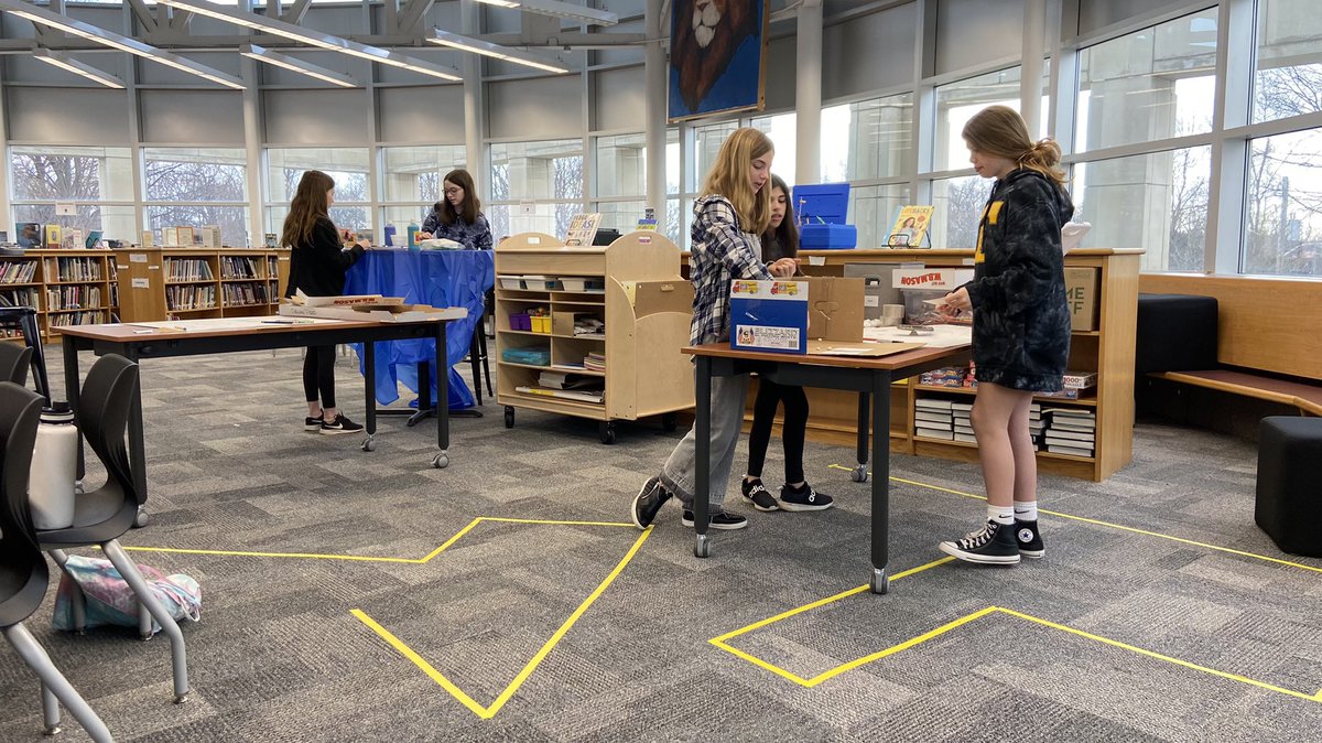 Lauren Velez tweet media