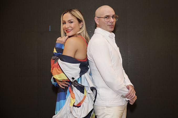 acervoisecl's tweet photo. [VOCÊ SABIA?] Claudia Leitte tem diversos feats internacionais de sucesso, entre eles com Pitbull, Jennifer Lopez, Daddy Yankee, Ricky Martin... https://t.co/RX3Xjwkfxk