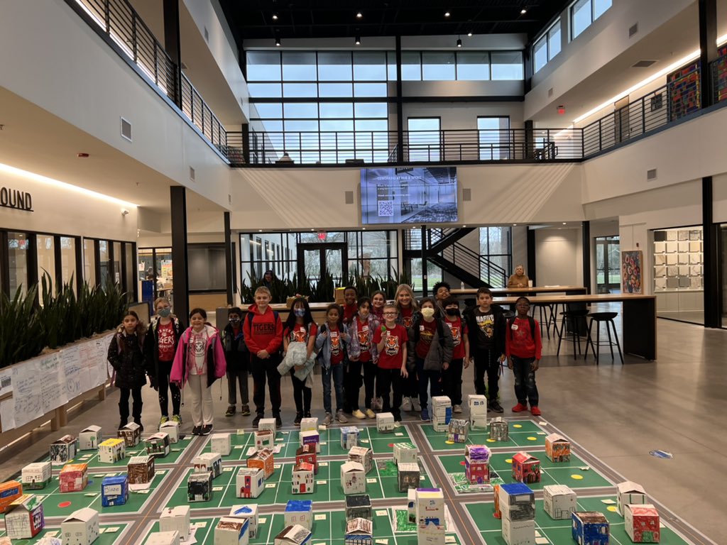 MsCaseyTaylor's tweet photo. We had an absolute blast at @Hub__Spoke participating in Box City! We got to meet @ScottFadness and build the city of Fishers! 🎉🏡 Huge thank you to @FishersIN city workers for a fun experience! @FESTigersHSE @RossHilleary https://t.co/AzFGMXVPZg