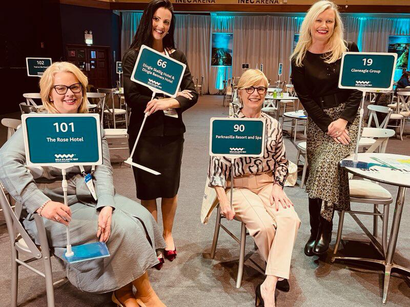 DingleSkellig's tweet image. #KerryGirls!

Pictured is Dingle Skellig's Miriam with Carmel from @parknasilla, Michele from @rosehoteltralee and Breffni from @GleneagleHotel @GlenINECArena 👏 
@MeithealIreland #Meitheal2022