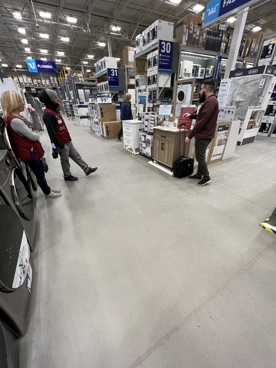 Lowes2263's tweet photo. Great day for some Rebath training! Thank you Justin for coming in and talking. #rebath @TweetUsR30 @DANIEL12520802 @CastagnaMike1 https://t.co/tO7bN0RtpS