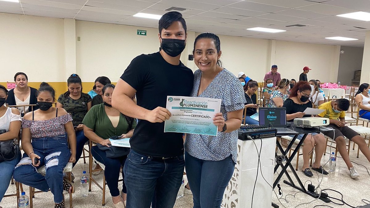PoderFluminense's tweet photo. 💪🏼 #Babahoyo
Con buenas vibras y mucha participación fue cómo se desarrolló el primer curso de #EmprendimientoDigital gratuito en la capital #fluminense.
Gracias por su asistencia!
#PoderFluminense https://t.co/LM9yA39qcX