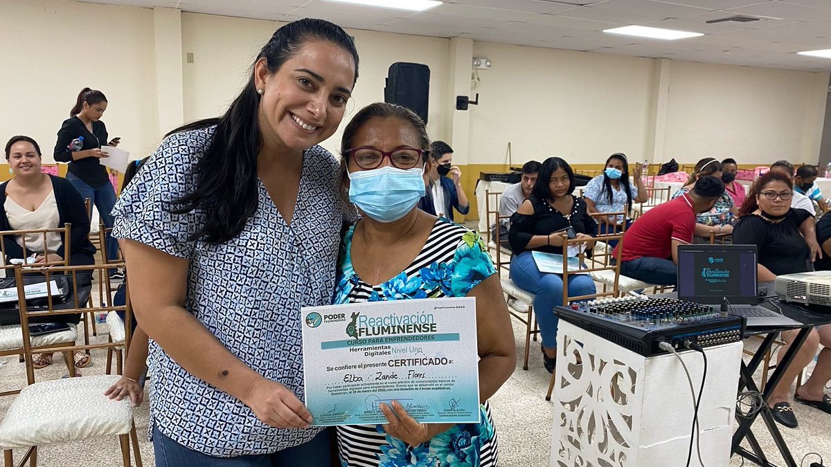 PoderFluminense's tweet photo. 💪🏼 #Babahoyo
Con buenas vibras y mucha participación fue cómo se desarrolló el primer curso de #EmprendimientoDigital gratuito en la capital #fluminense.
Gracias por su asistencia!
#PoderFluminense https://t.co/LM9yA39qcX