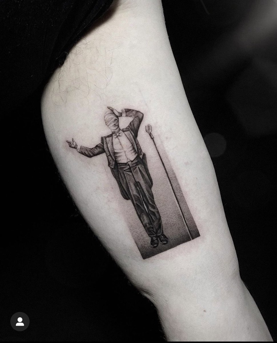 andyhaydn's tweet photo. Absolutely in love with my new @DerrenBrown tattoo performing the incredible Q&amp;A act. Look at that detail! 😍 https://t.co/CPUosXeCEs