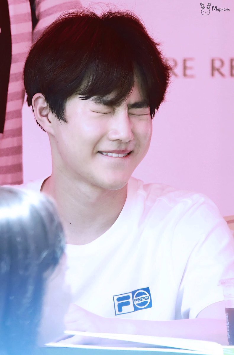 거짓말 잘 못하는 남자... 
장난 잘 못치는 남자... 
자기가 무해한 웃음 주는 사람인걸 잘 아는 남자.. 

너무호감