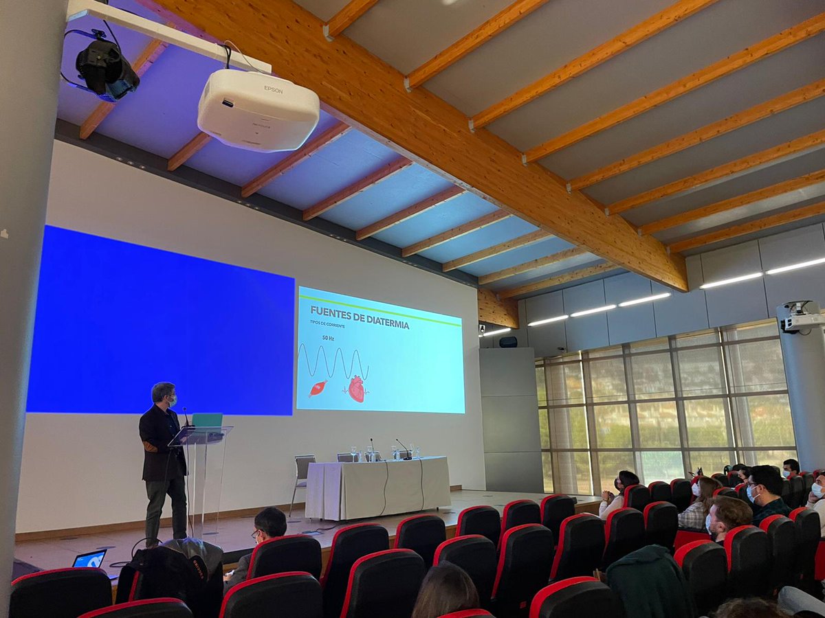 Primer día del #CursoEndoscopiaResidentesSAPD en Málaga para todos los R4 de Andalucía #SAPD #GRANDE

Aquí puedes consultar el programa:
📄: acortar.link/wnby8D