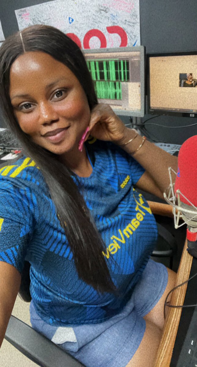 HoneyOjukwu's tweet photo. ❤️❤️ On Radio! 🥰🥰 https://t.co/QUFkF4xPSF