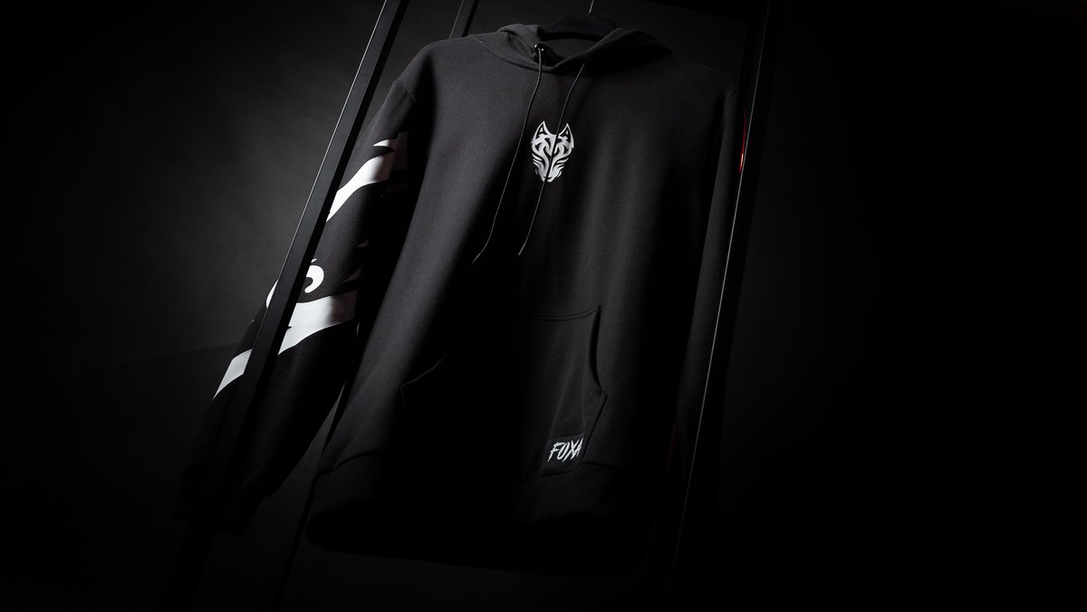 RavenGG's tweet photo. 𝑭𝒐𝒙𝑨

It’s live!

The @Foxa_R6 hoodie from the "Kitsune Collection" is now back in stock and available for you to order.

We told you we had a surprise for this drop, introducing FoxA’s blackout signature sleeve!

Explore the collection: https://t.co/C4VISIqTQt https://t.co/odjNCmr85Q