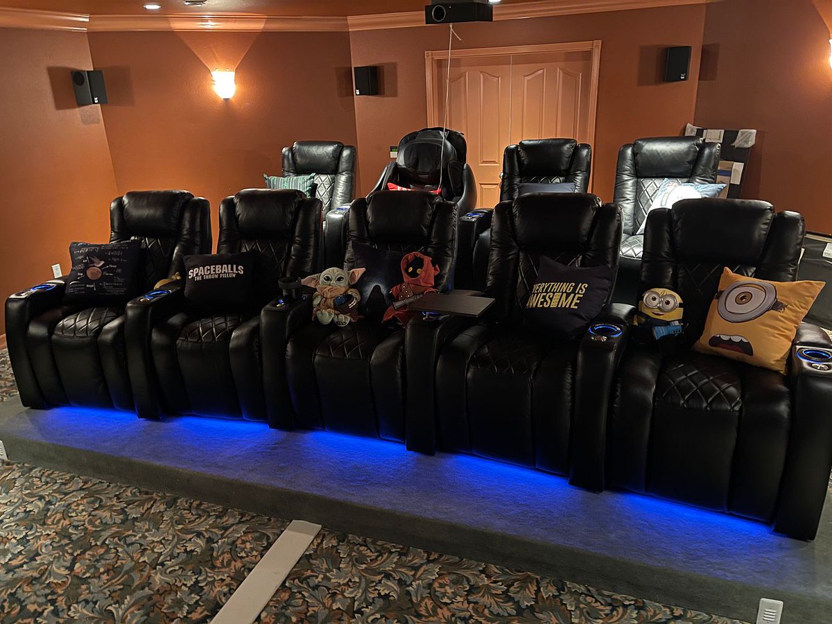 htmarket's tweet photo. Check out hot new HT Design Waveland: Customers just sent us some photos recently.  It's loaded with three way power, memory button to remember your fav recline/headrest and 7 color led with dimming Click https://t.co/3LCIlXyqh4 #hometheater #furniture https://t.co/A8H8jk4GU9