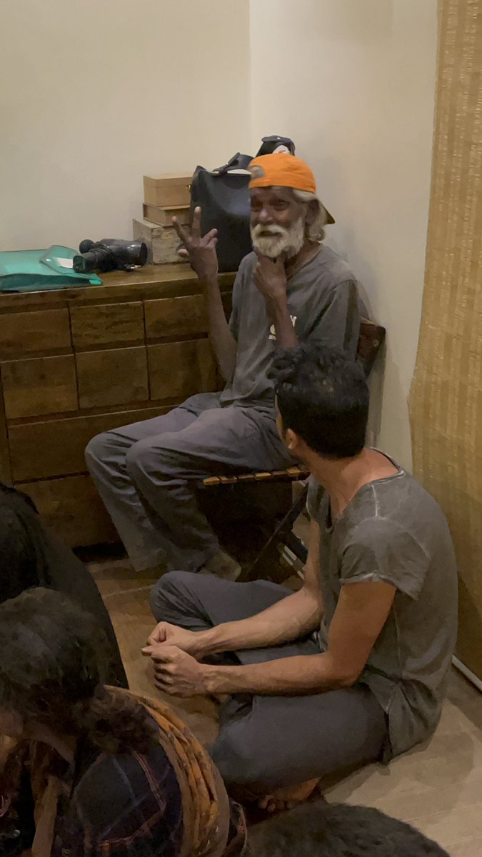AfrozShah1's tweet photo. Eight individuals struggling for survival on the streets of Mumbai.

Their sustenance stems now from fighting plastic pollution.

A great journey. 

Today - hosted them for lovely dinner. 

Sharing lives ,love and concern for the Planet.

Lovely evening. https://t.co/AG7JL8zBp1