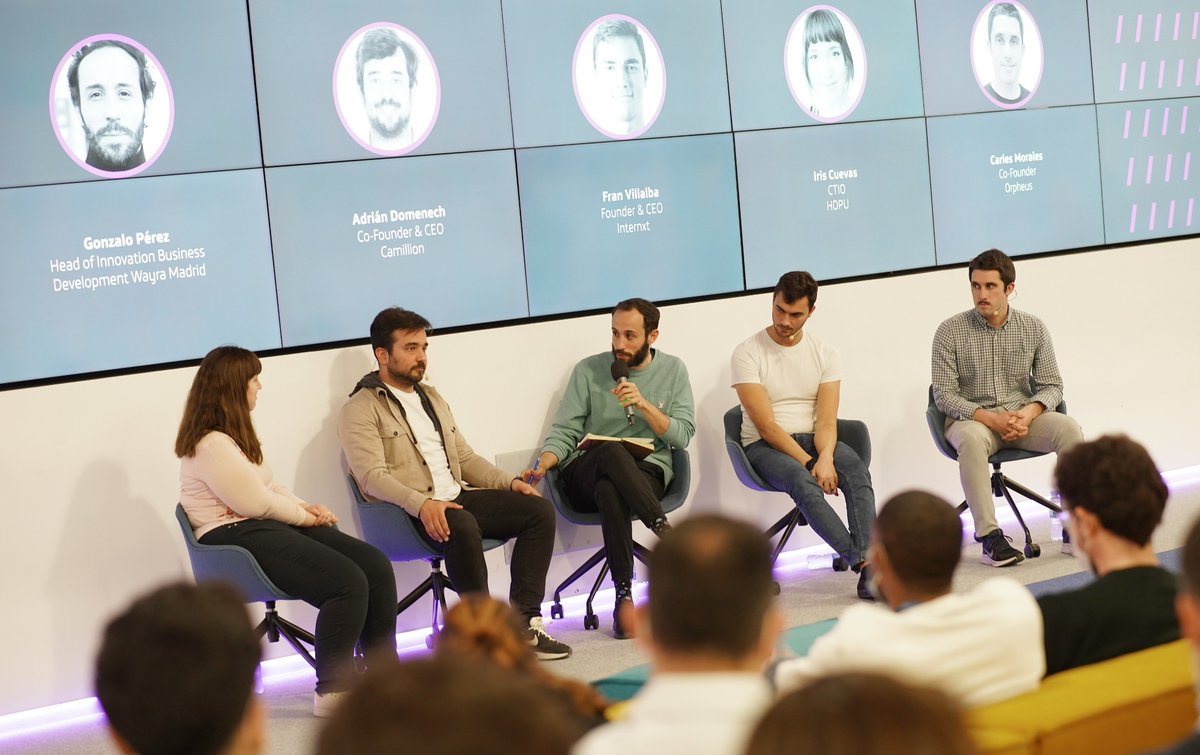 Startup_VLC's tweet photo. 📸 Segundo encuentro de 'On the way to scaleup' organizado junto a @WayraES en las 📍 oficinas de @insidezeusdata

Gracias @adridomper, @fvsegarra, @IrisCuevasEU y @MoralesCarles por compartir vuestras experiencias con los asistentes 🚀 https://t.co/YR7fl89LMx